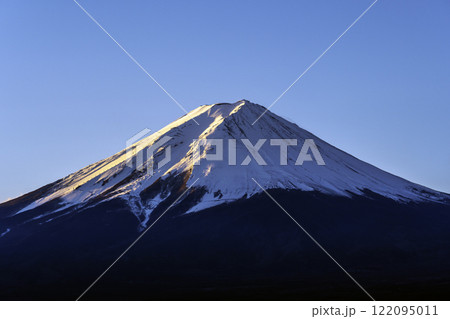 Mountain Fuji at Kawaguchiko lake in morning time 122095011