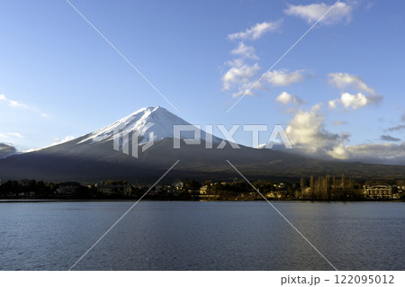 Mountain Fuji at Kawaguchiko lake in morning time 122095012