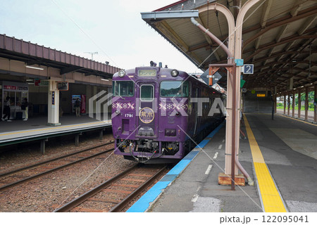 網走駅に停車中の紫水号　JR北海道 122095041