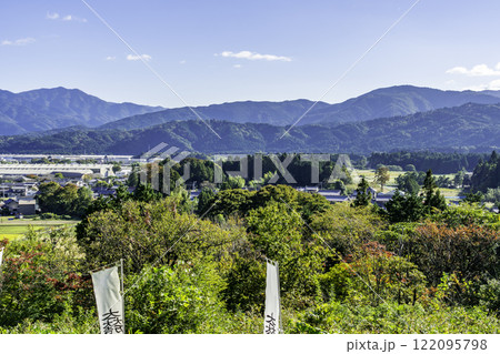 関ケ原　笹尾山石田三成陣地から松尾山小早川秀秋陣地を望む　岐阜県関ケ原町 122095798