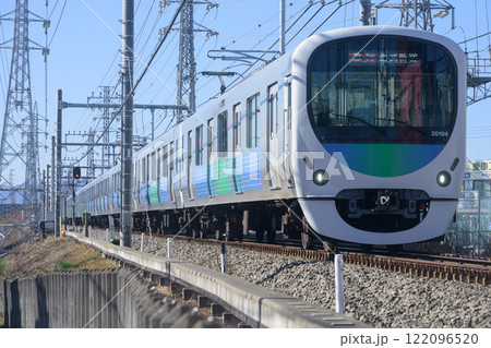 西武拝島線急行30000系電車 　武蔵砂川〜玉川上水 122096520