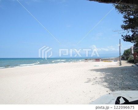 Malawi has a variety of tourist attraction sites including Lake Malawi, several national parks, game reserves, and Mulanje Mountain. Malawi has a variety of tourist attraction sites including Lake Malawi, several national parks, game reserves, and Mulanje Mountain. 122096675