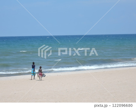 Malawi has a variety of tourist attraction sites including Lake Malawi, several national parks, game reserves, and Mulanje Mountain. 122096680