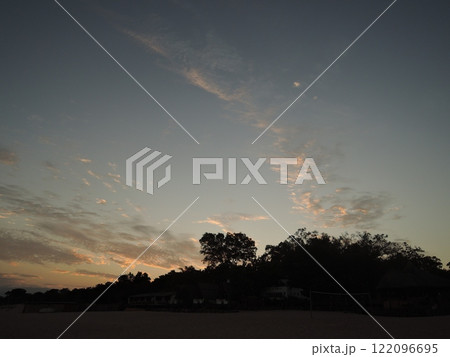 Malawi has a variety of tourist attraction sites including Lake Malawi, several national parks, game reserves, and Mulanje Mountain. Malawi has a variety of tourist attraction sites including Lake Malawi, several national parks, game reserves, and Mulanje Mountain. 122096695