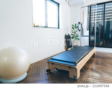 ピラティススタジオの風景 ピラティススタジオの風景 122097588