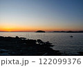夕日が沈む海 122099376