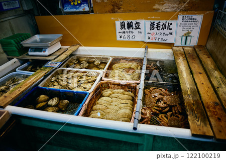 函館朝市　海産物 122100219