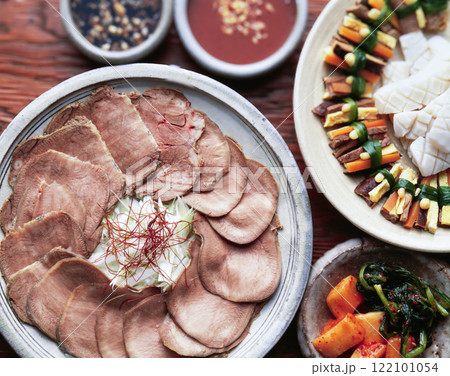 韓国風牛舌のボイル 122101054