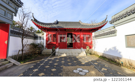 横浜市本牧市民公園の横浜上海友好記念館の冬 122101144