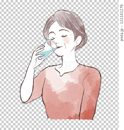 コップで水を飲む女性 122101276