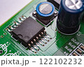 コンピューターマザーボードの高解像度クローズアップ写真 122102232