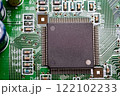 コンピューターマザーボードの高解像度クローズアップ写真 122102233