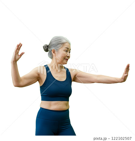 運動する高齢者 122102507