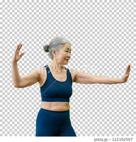 運動する高齢者 122102507