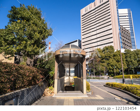 中央区立 築地市場駅 地下駐輪場の入口 122103454