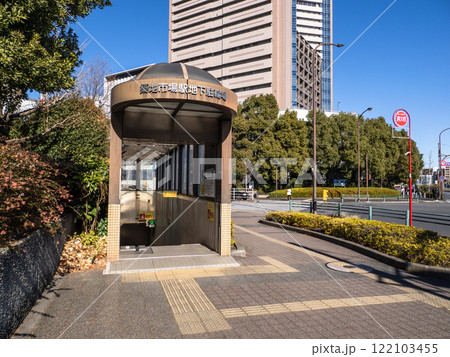 中央区立 築地市場駅 地下駐輪場の入口 122103455