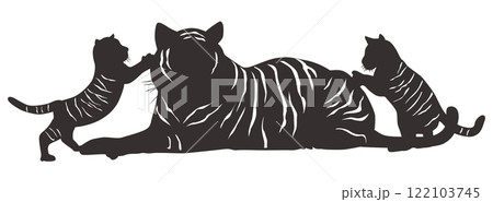 お父さんトラと子トラが戯れているモノクロイラスト お父さんトラと子トラが戯れているモノクロイラスト 122103745