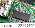 コンピューターマザーボードの高解像度クローズアップ写真 122103800