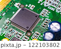 コンピューターマザーボードの高解像度クローズアップ写真 122103802