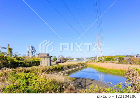 秋晴れを背景に「明治日本の産業革命遺産」周辺風景 万田坑ステーション(荒尾市) 秋晴れを背景に「明治日本の産業革命遺産」周辺風景 万田坑ステーション(荒尾市) 122104180