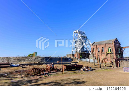 秋晴れを背景に「明治日本の産業革命遺産」周辺風景 万田坑ステーション(荒尾市) 秋晴れを背景に「明治日本の産業革命遺産」周辺風景 万田坑ステーション(荒尾市) 122104496