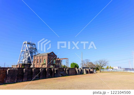 秋晴れを背景に「明治日本の産業革命遺産」周辺風景　万田坑ステーション(荒尾市) 122104500