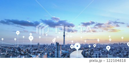 現代都市と位置情報ネットワーク バナー・広告向け横長ビジュアル 現代都市と位置情報ネットワーク バナー・広告向け横長ビジュアル 122104818