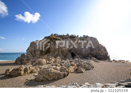 渥美半島の観光スポット日出の石門　岸の石門　（愛知県田原市） 122105539