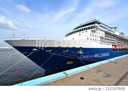 Celebrity Millennium(セレブリティ・ミレニアム)神戸港に停泊中の様子 Celebrity Millennium(セレブリティ・ミレニアム)神戸港に停泊中の様子 122107608