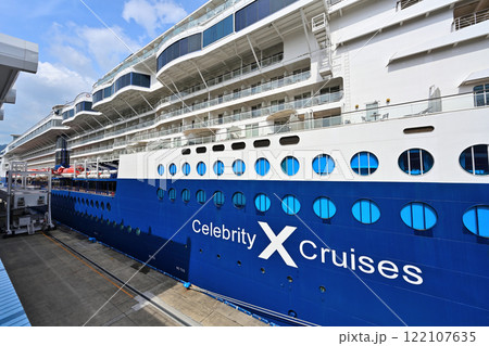 Celebrity Millennium(セレブリティ・ミレニアム)神戸港に停泊中の様子 Celebrity Millennium(セレブリティ・ミレニアム)神戸港に停泊中の様子 122107635