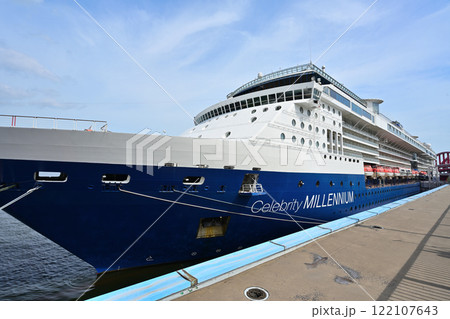 Celebrity Millennium(セレブリティ・ミレニアム)神戸港に停泊中の様子 Celebrity Millennium(セレブリティ・ミレニアム)神戸港に停泊中の様子 122107643