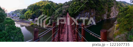 吊橋から観えるパノラマ風景 秋の紅葉スポット・キャンプ場 行楽地スポット 立神峡(八代郡氷川町) 吊橋から観えるパノラマ風景 秋の紅葉スポット・キャンプ場 行楽地スポット 立神峡(八代郡氷川町) 122107735