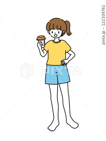 プロテインを持っている笑顔の女の子のイラスト 122109762