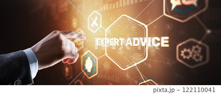 Businessman touching finger on the virtual screen and selecting Expert advice 122110041