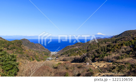 富士山の見える石部の棚田の冬 122110650