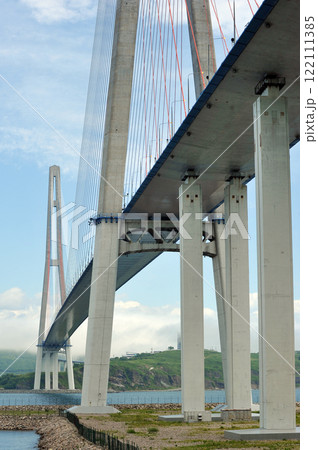 support of the Russian bridge in Vladivostok 122111385