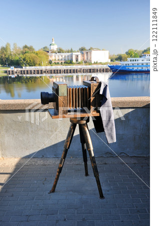 monument to the camera on the Volga river embankment in Tver 122111849