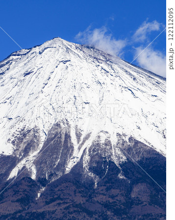静岡県・富士宮市から見る富士山の絶景(クローズアップ) 静岡県・富士宮市から見る富士山の絶景(クローズアップ) 122112095