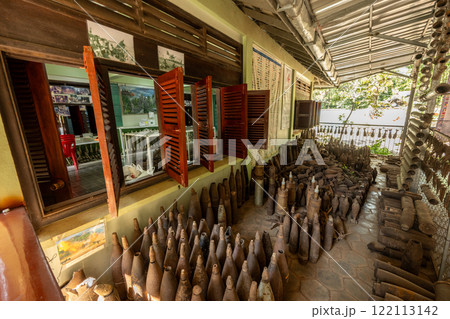 カンボジア　アキ・ラー地雷博物館 122113142