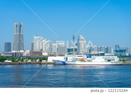 神奈川県　横浜港大さん橋から眺めるみなとみらいの風景 122115284