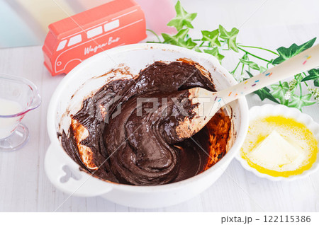 ブラウニー作り　生地を作る 122115386