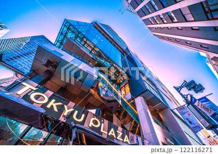 日本の東京都市景観 渋谷中央街から東急プラザなどを望む=令和7年1月18日 日本の東京都市景観 渋谷中央街から東急プラザなどを望む=令和7年1月18日 122116271