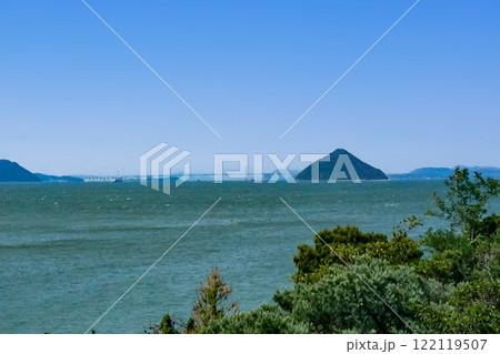 直島からの大槌島と瀬戸大橋風景 直島からの大槌島と瀬戸大橋風景 122119507