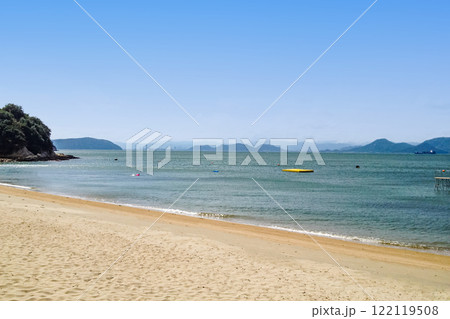 直島の海水浴場から高松市を望む景観 122119508