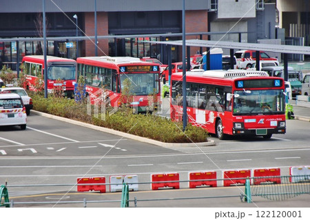長崎駅前のバスターミナル Bus Terminal of Nagasaki (2025/01/17) 122120001