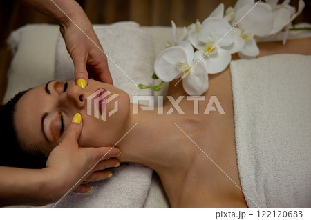 Experience a Relaxing Facial Treatment infused with Orchids in a Tranquil Spa Ambiance Experience a Relaxing Facial Treatment infused with Orchids in a Tranquil Spa Ambiance 122120683