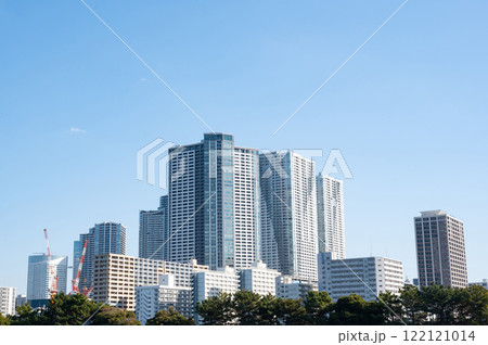 新橋周辺の高層ビル群の風景 122121014