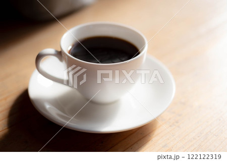 【カフェ素材】コーヒーカップに注がれたホットコーヒー【長野県】 122122319