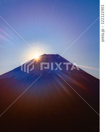 日本の絶景・ダイヤモンド富士 122122901