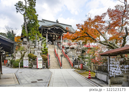 信貴山朝護孫子寺　本堂 122123173